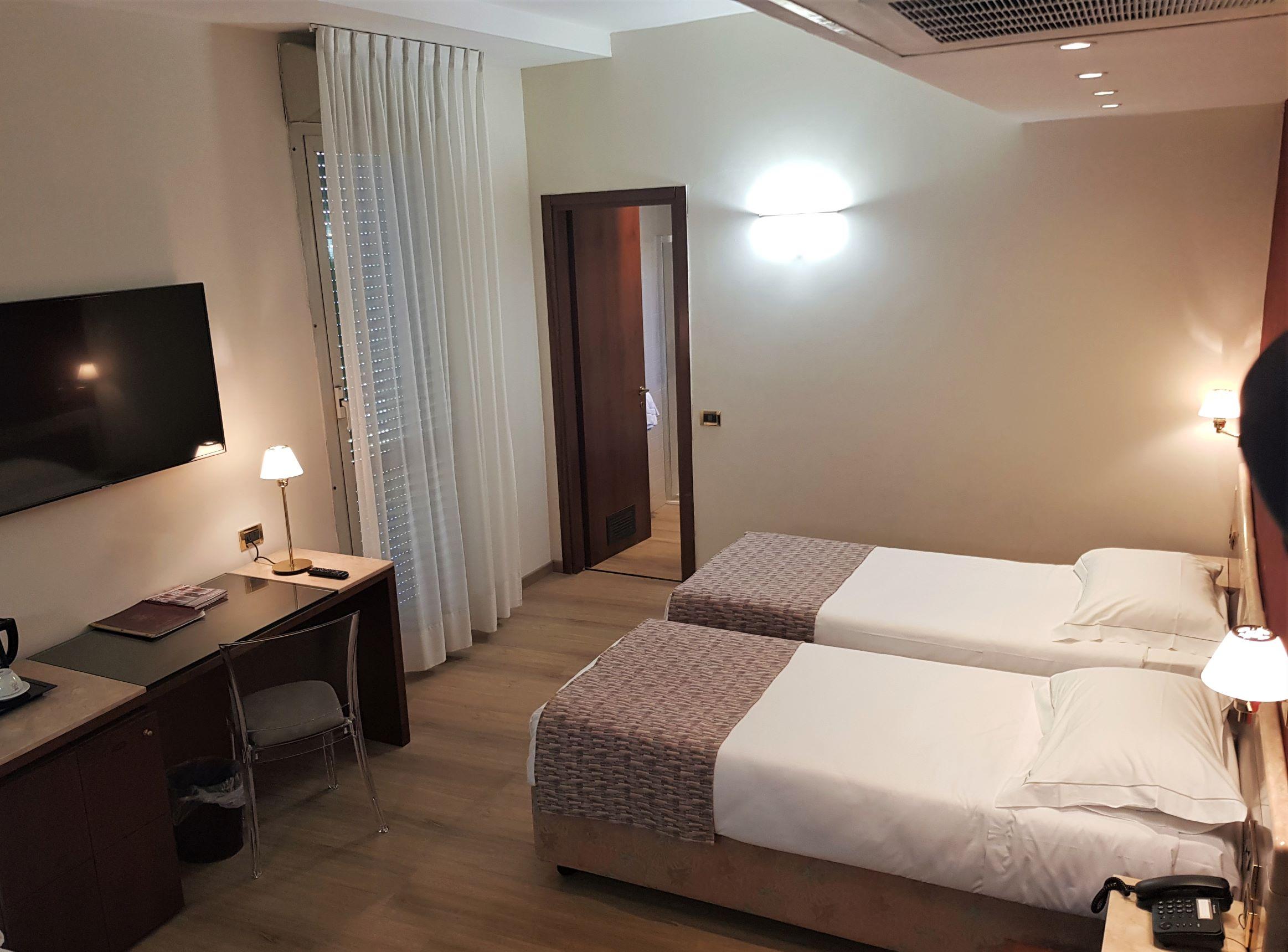 Astra Hotel Ferrara Exterior photo